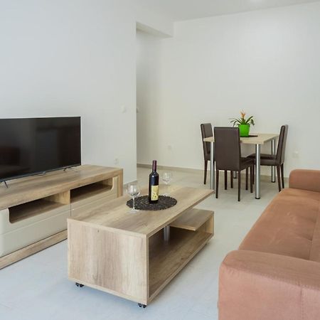 Grejm Lux Family Apartments Петровац Экстерьер фото