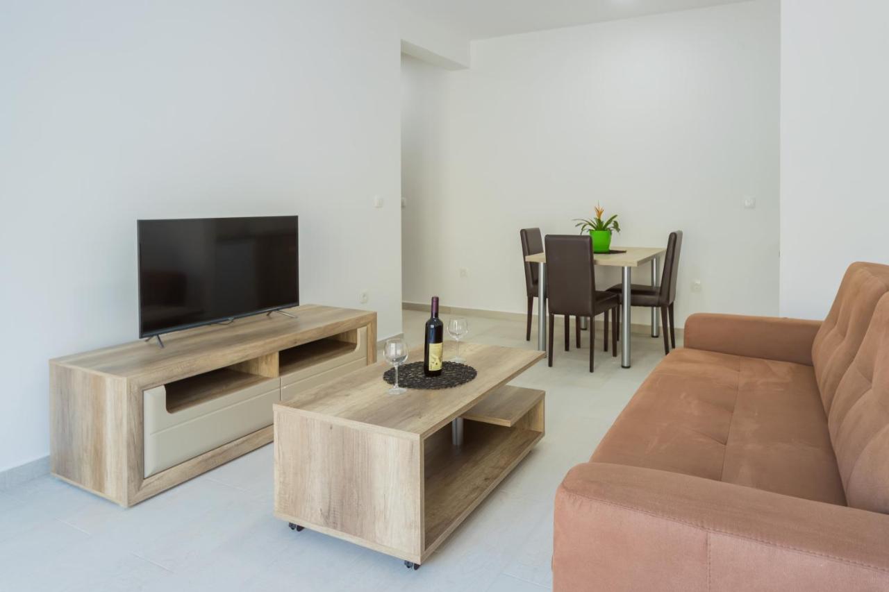 Grejm Lux Family Apartments Петровац Экстерьер фото