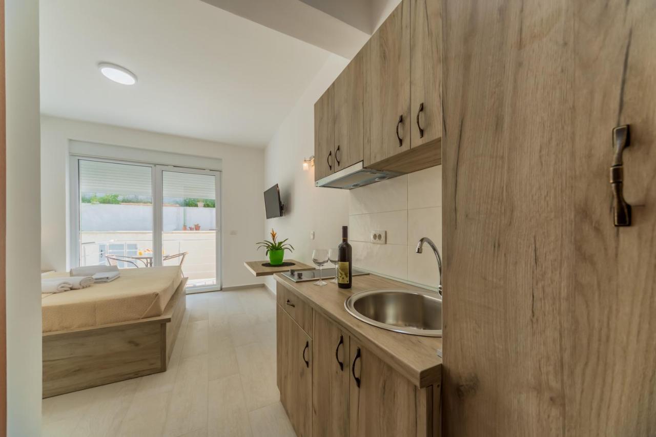 Grejm Lux Family Apartments Петровац Экстерьер фото