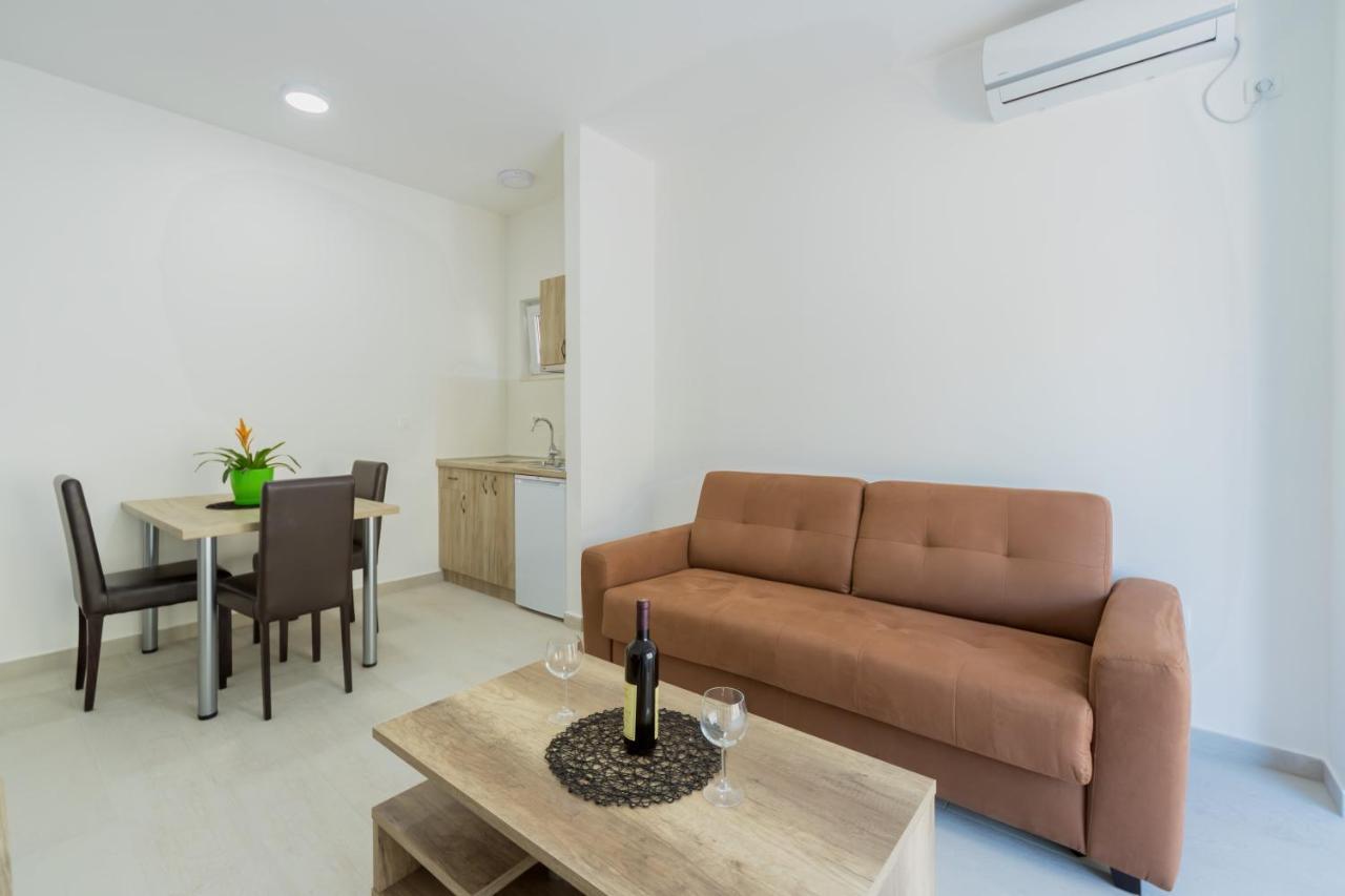 Grejm Lux Family Apartments Петровац Экстерьер фото
