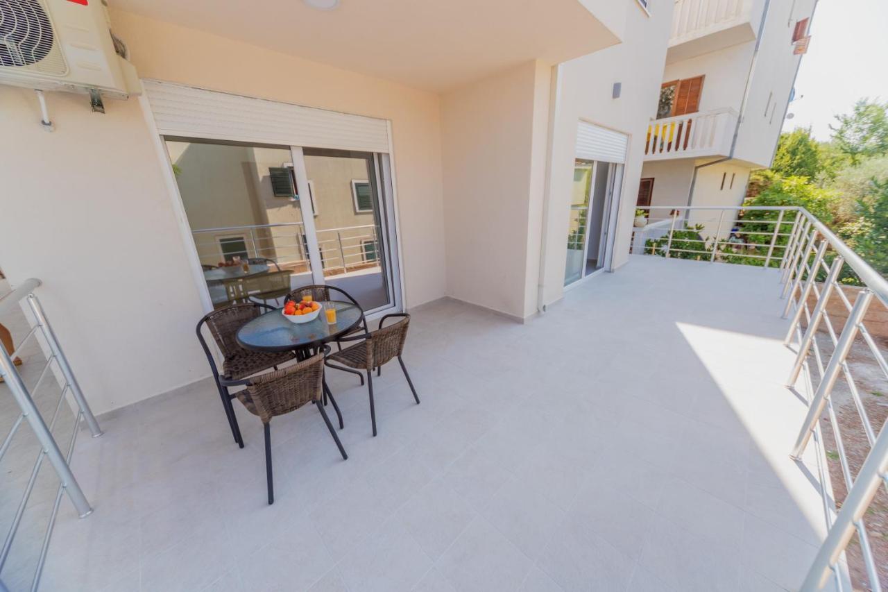 Grejm Lux Family Apartments Петровац Экстерьер фото